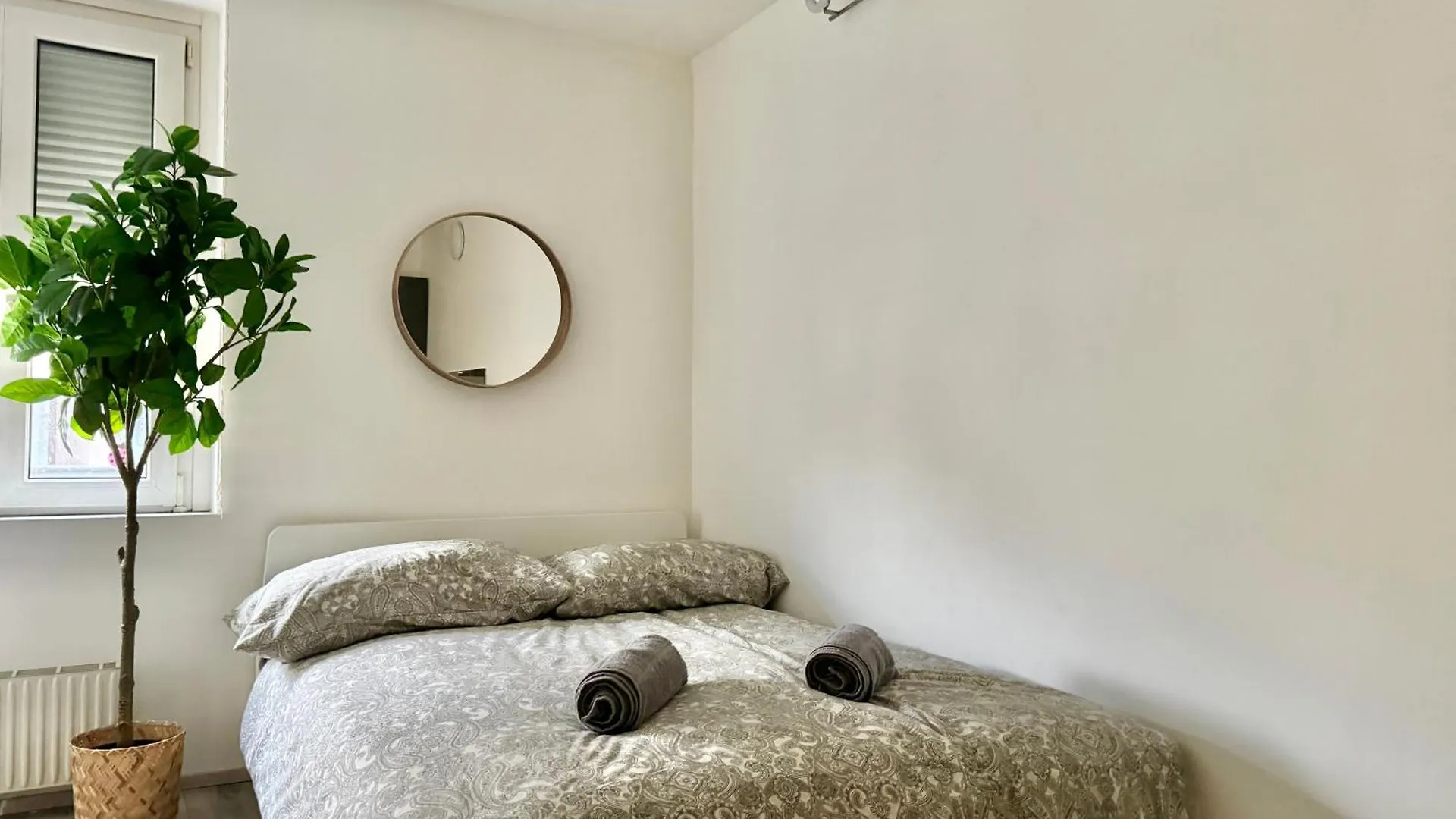 Stylish Schonbrunn Apartments - Free Underground Parking Vienna