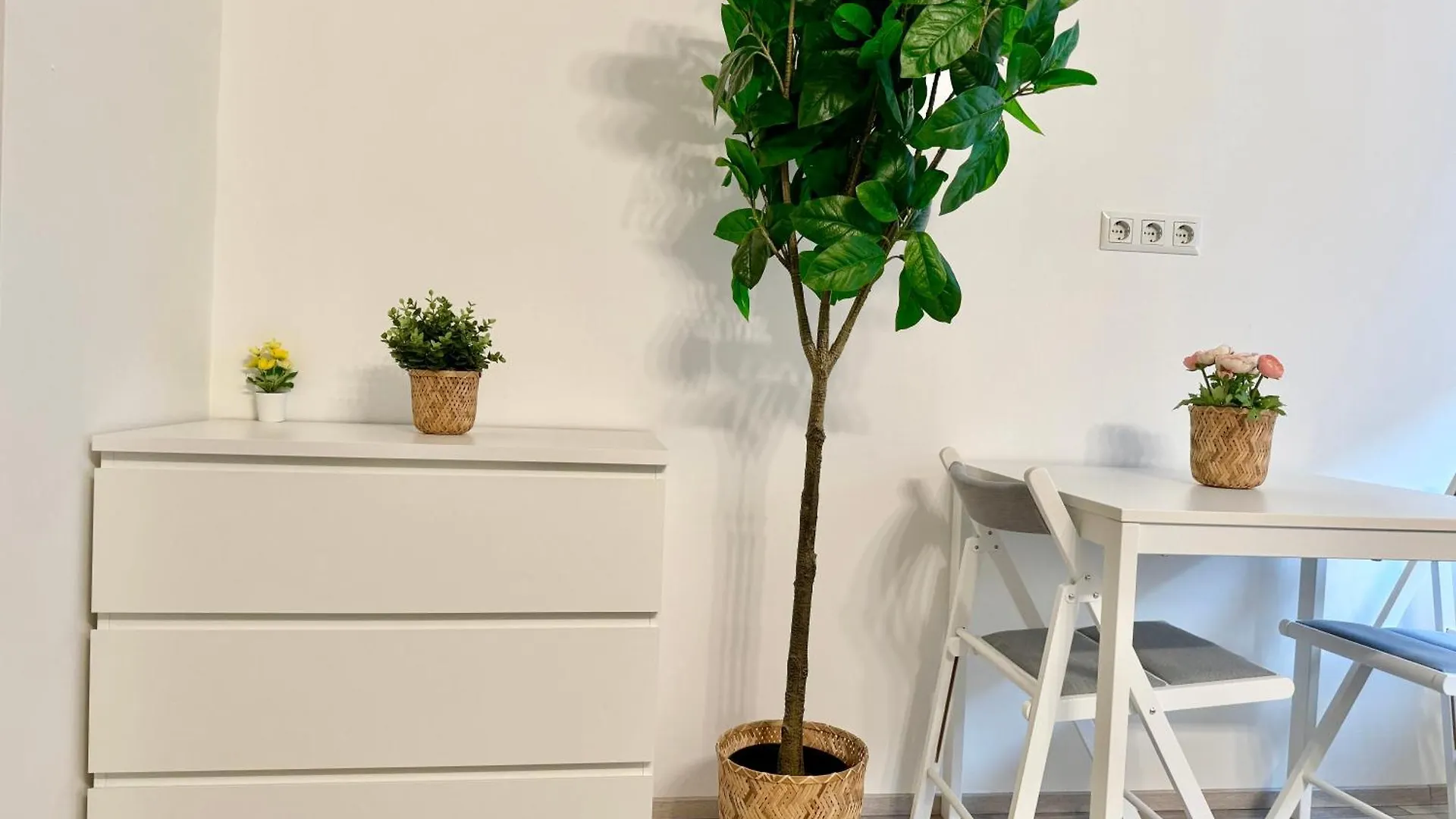 Stylish Schonbrunn Apartments - Free Underground Parking Vienna 0*,  Austria