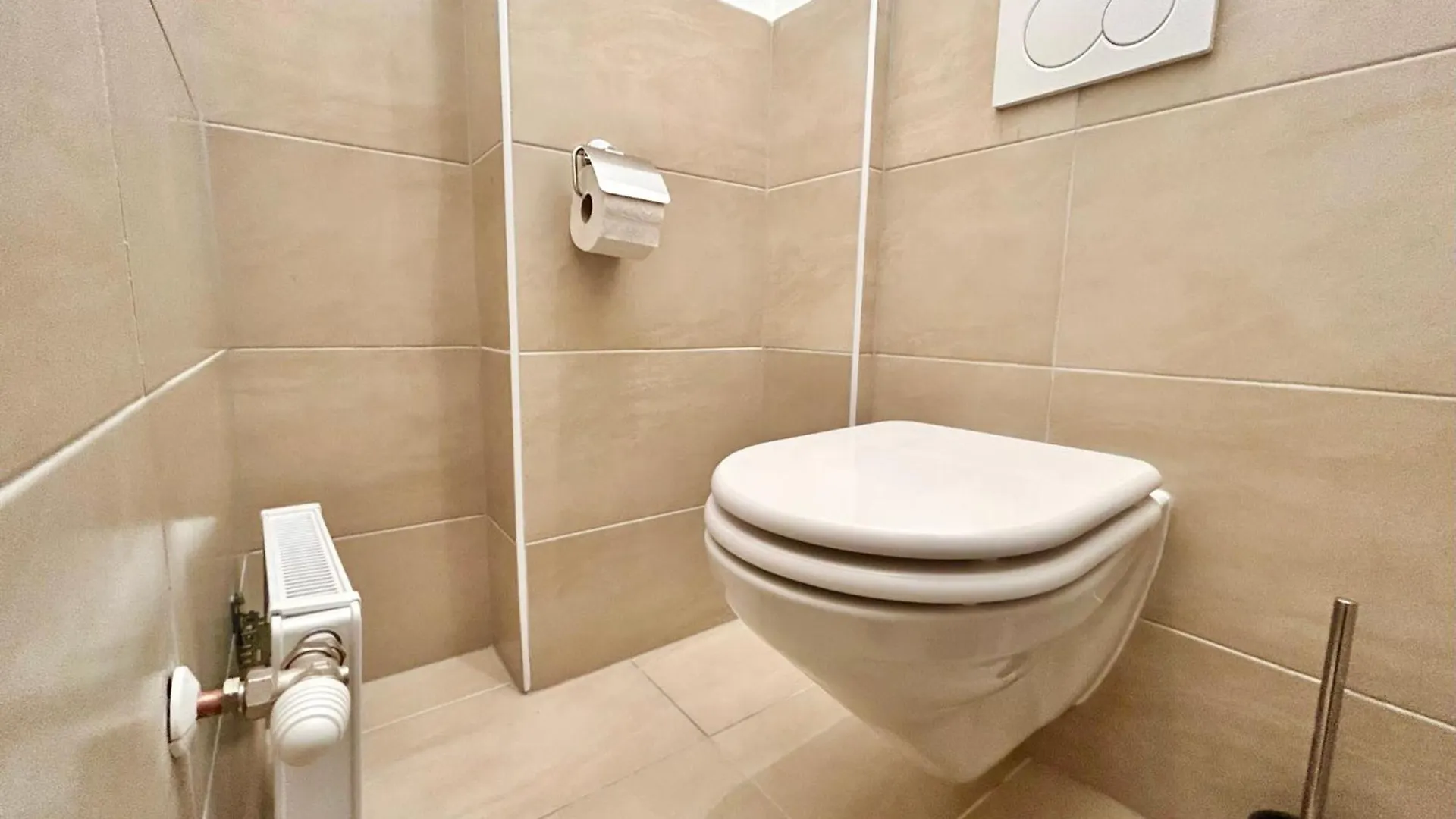 Stylish Schonbrunn Apartments - Free Underground Parking Vienna