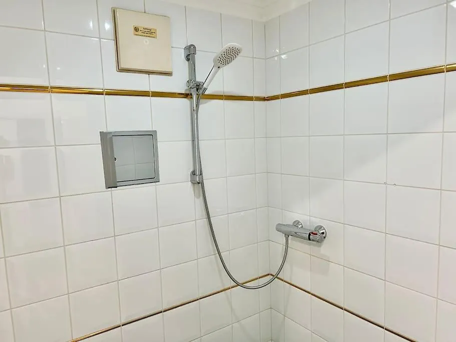 Stylish Schonbrunn Apartments - Free Underground Parking Vienna